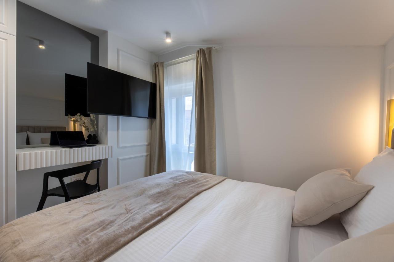 Palace Luxury Rooms Split Exteriör bild